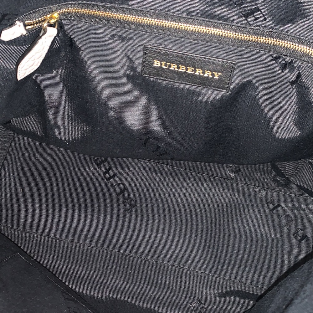 Burberry - Picture 4 of 5